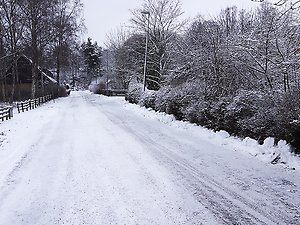 Bild på gata med snödjup ca 5 cm 
